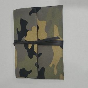 Stella & Dot Camo Clutch